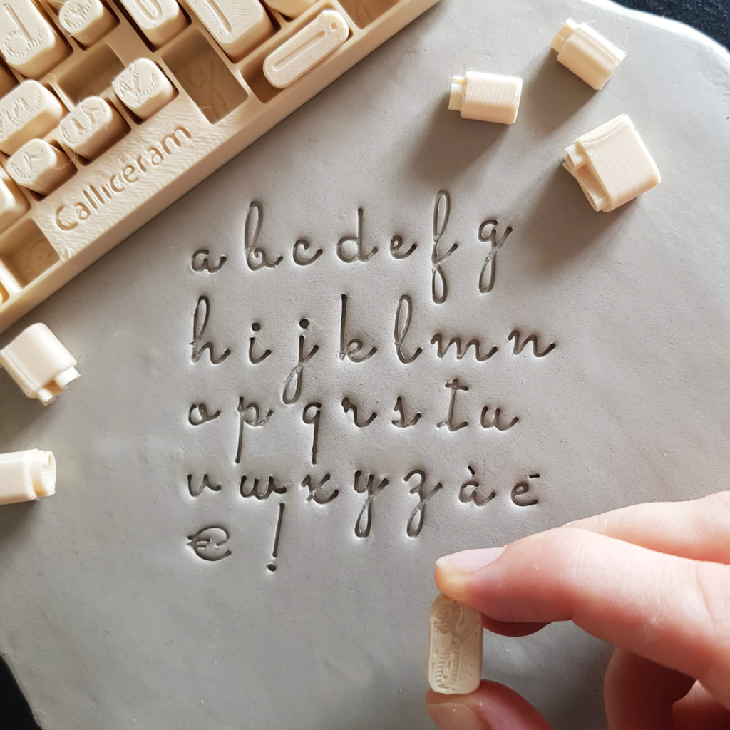 tampons alphabet cursive