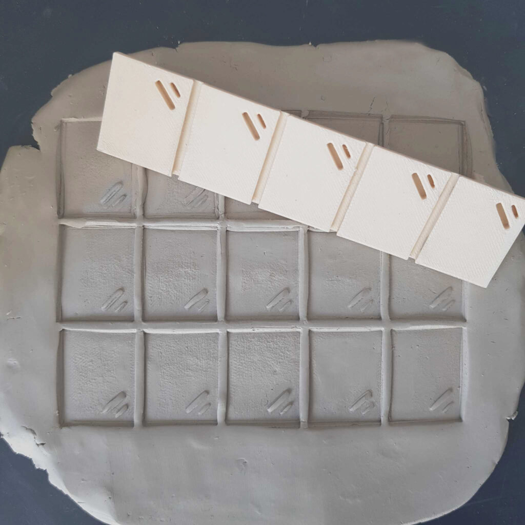 Tampon à plaque de tests d'émaux