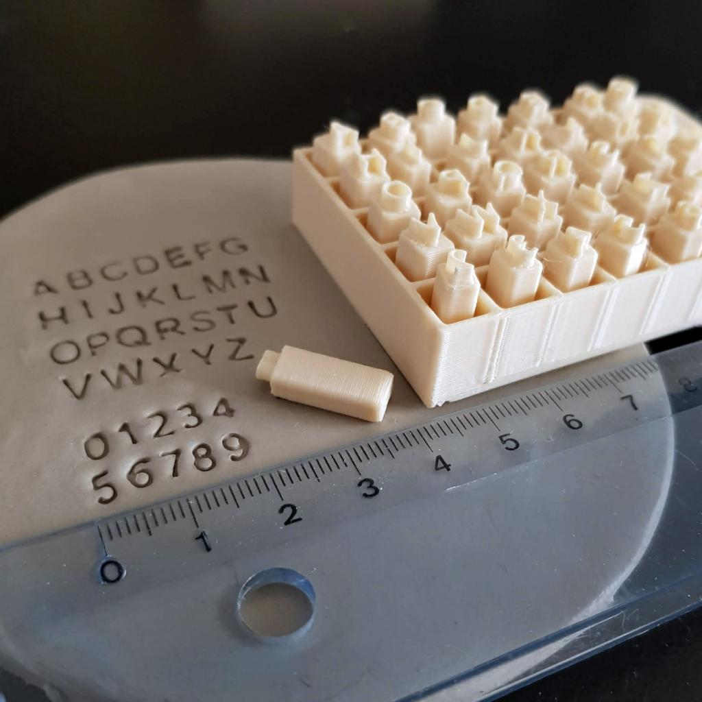mini tampons alphabet poterie